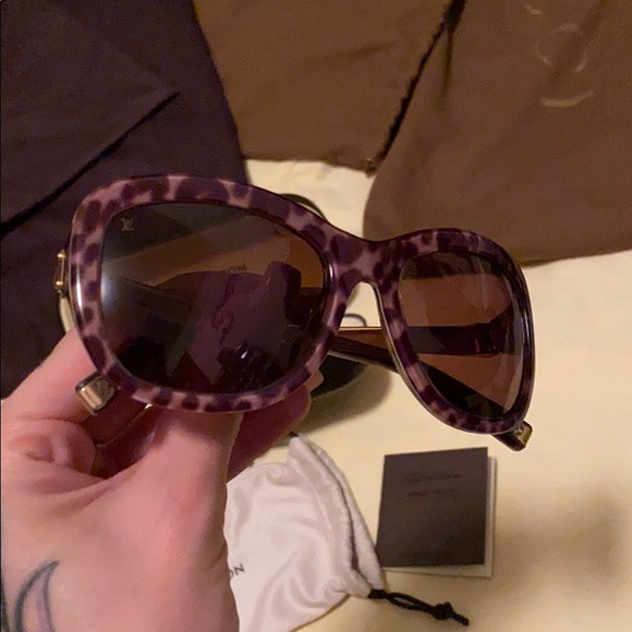 Leopard Louis Vuitton sunglasses - Picture 2 of 8